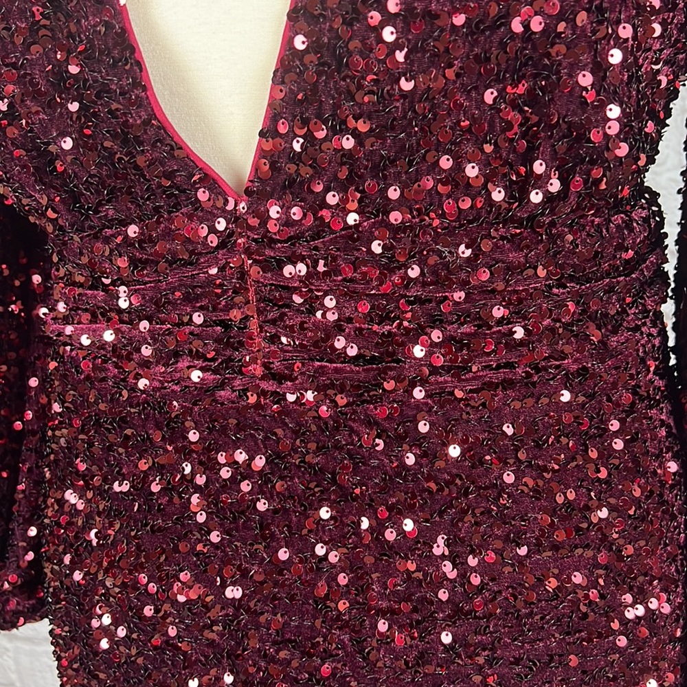 Boohoo red velvet and sequin deep V dress size 16 - Picture 7 of 12